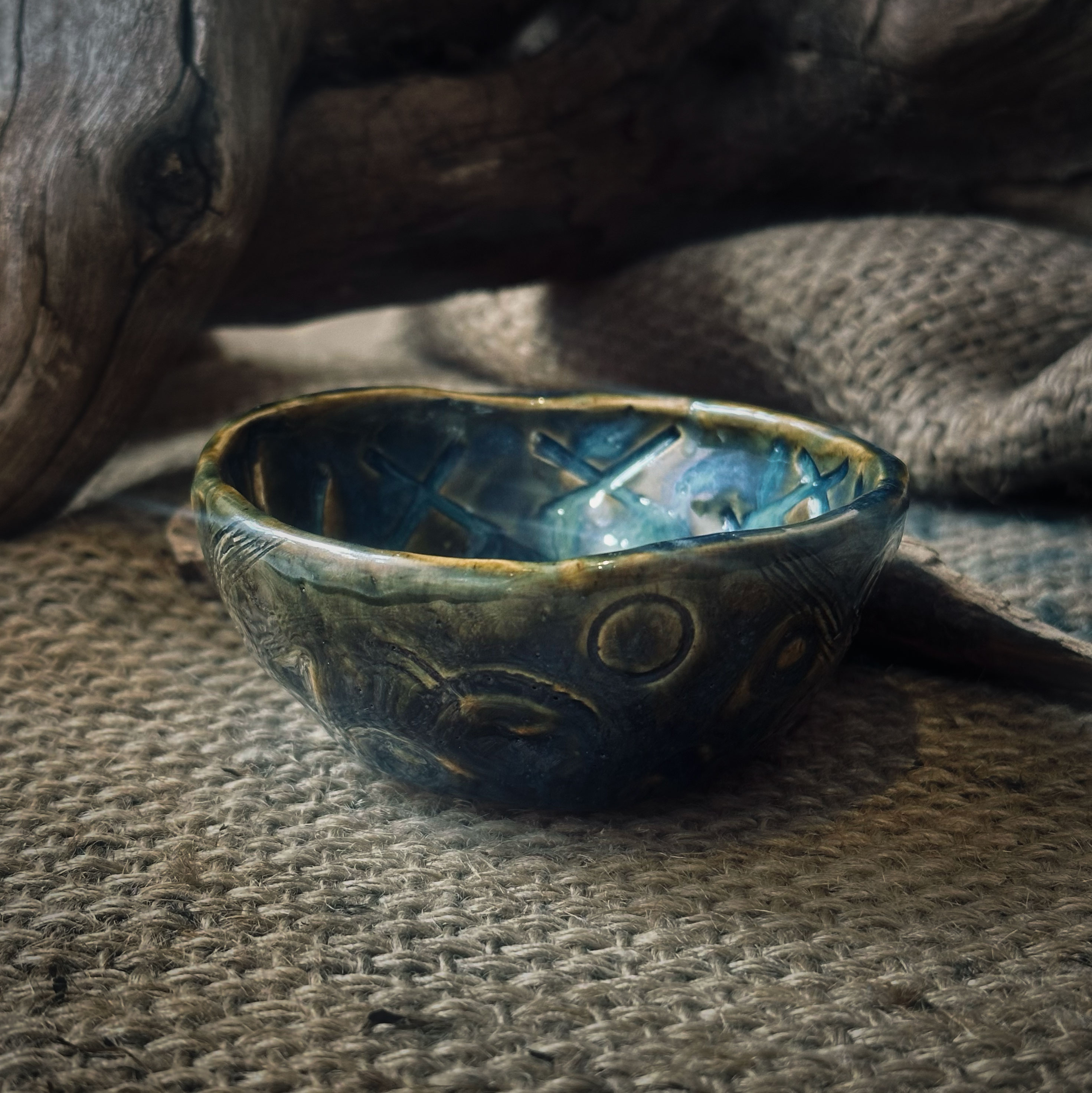 Ciotolina con texture e smalto
